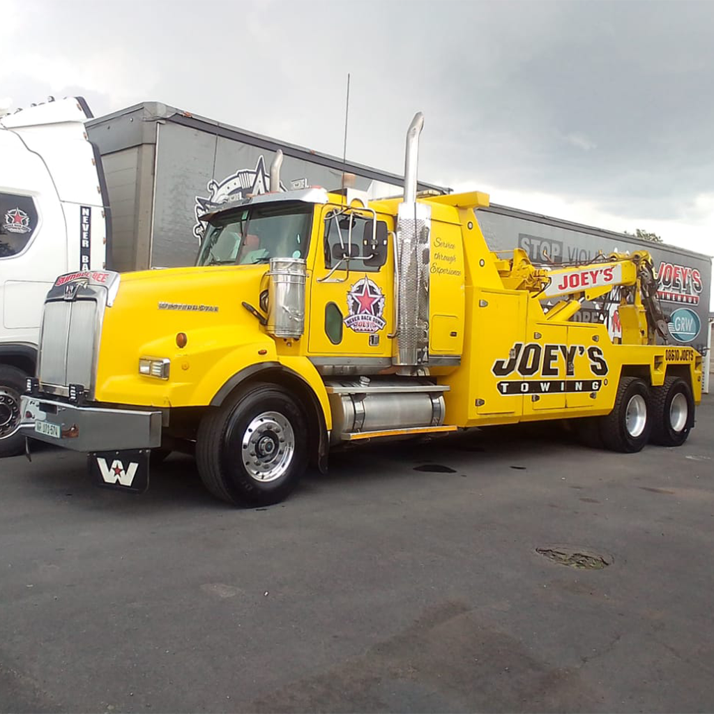 Joeys Towing Logo
