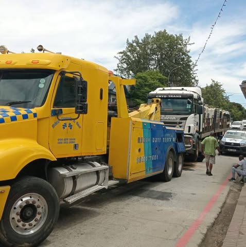 Star Truck Towing & Repairs Logo