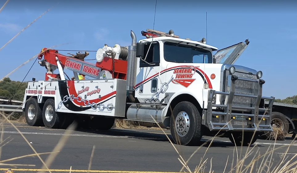 Senekal Towing Logo