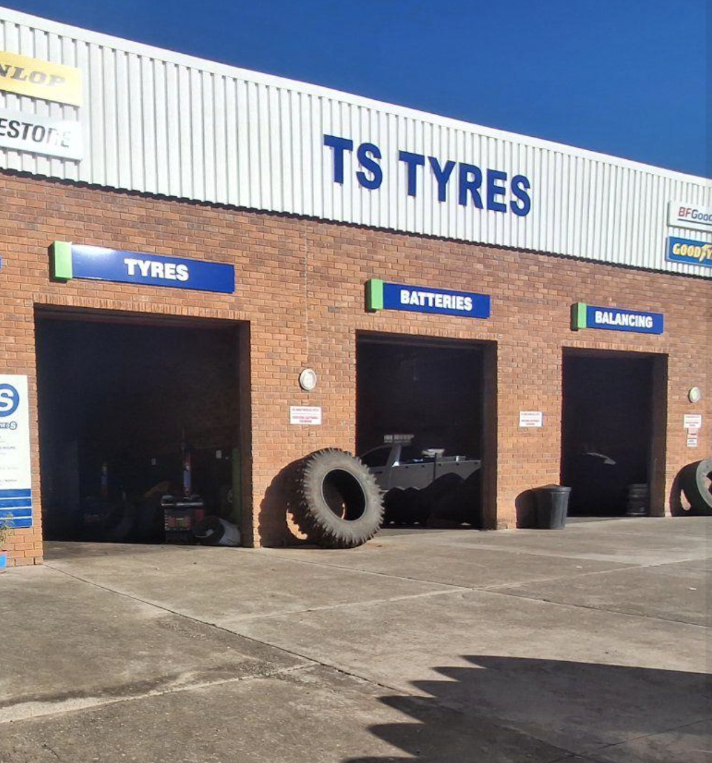 TS Tyres Logo
