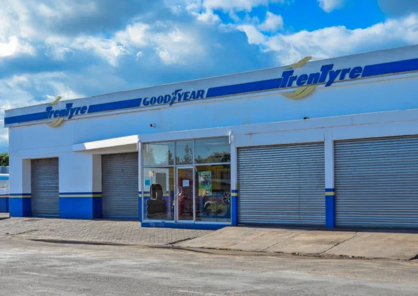 TrenTyre Mariental Logo