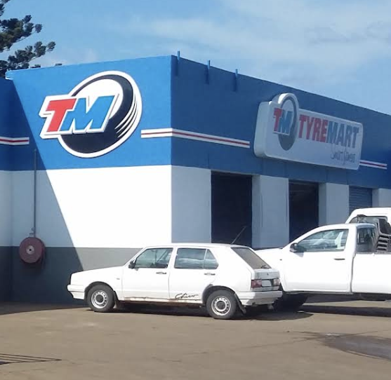 Tyremart Hluhluwe Logo